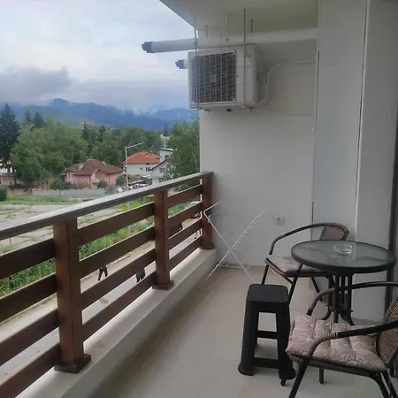 아파트 четири сезона 2 *